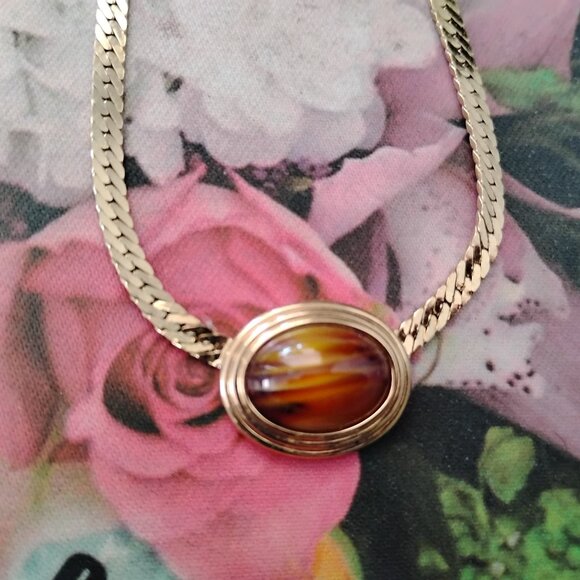 ❤️CHRISTIAN DIOR Tigers Eye Gold Tone Necklace - Picture 2 of 6